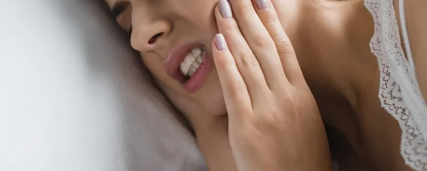 Bruxism – Botox. Εχθροί Ή Φίλοι? Γνωρίζατε ότι το Botox είναι μια αποτελεσματική μέθοδος θεραπείας για τον βρουξισμό (τρίξιμο των δοντιών);